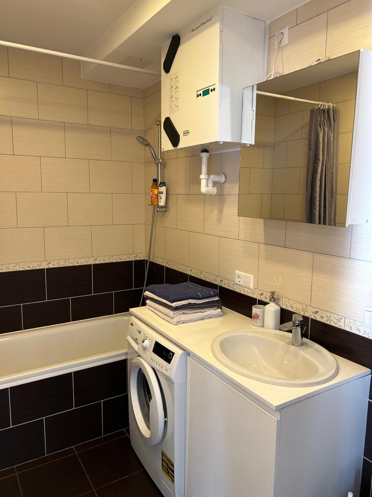 Your Home - Spacious Apartment In City Center, With Balcony & Self Check-In Vilnius Exterior photo