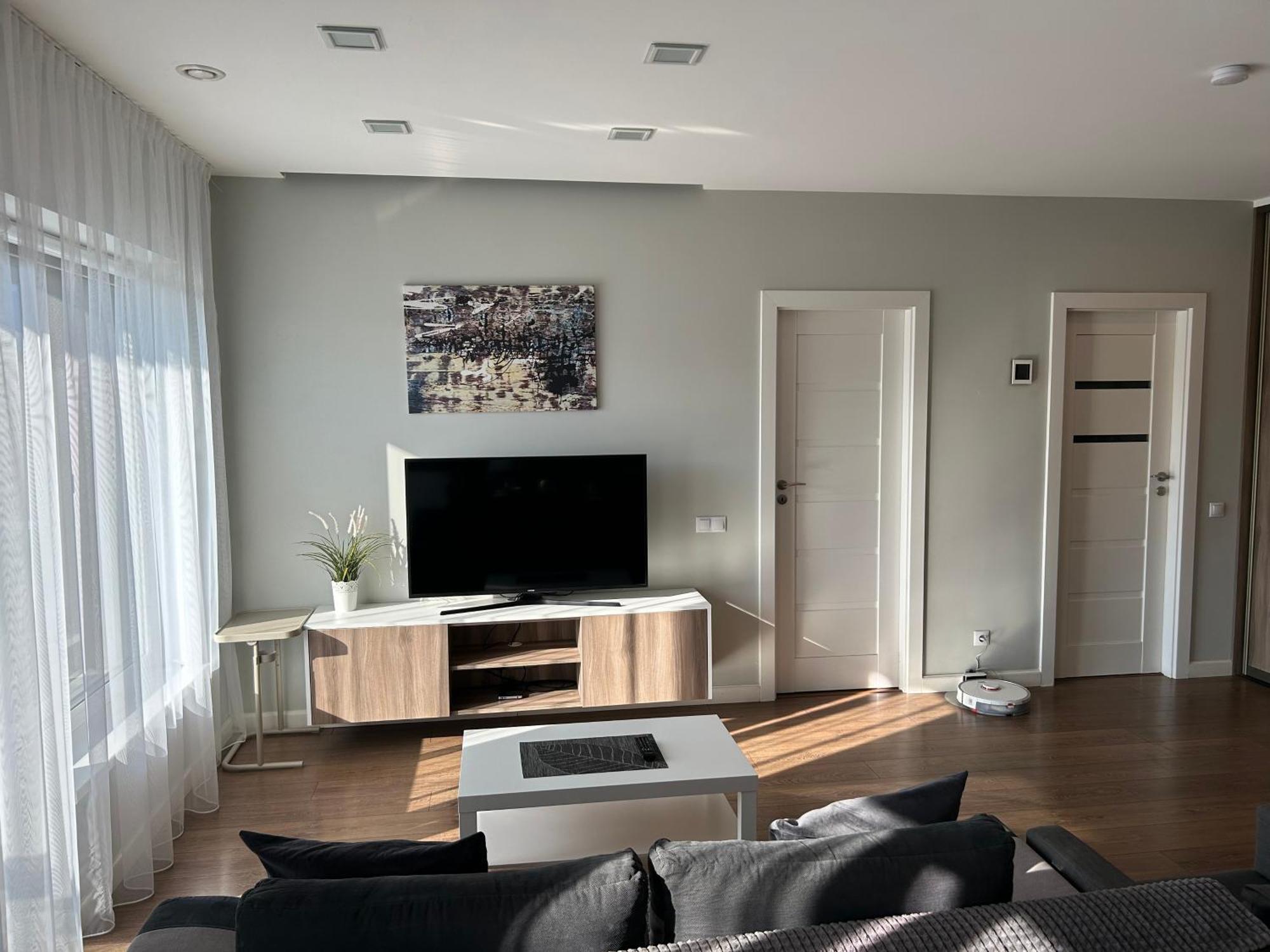 Your Home - Spacious Apartment In City Center, With Balcony & Self Check-In Vilnius Exterior photo